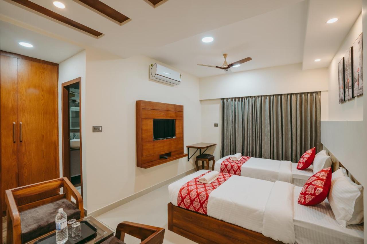 Saavees Residency Hotel Bangalore Ngoại thất bức ảnh