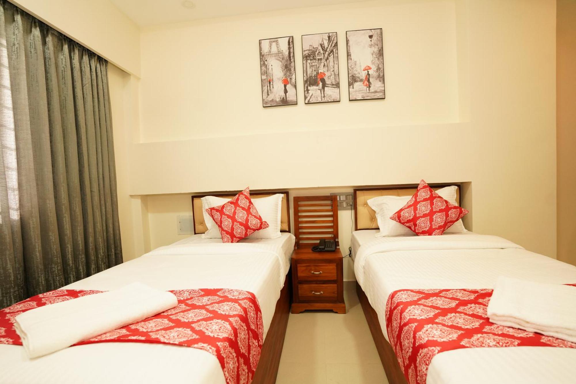 Saavees Residency Hotel Bangalore Ngoại thất bức ảnh
