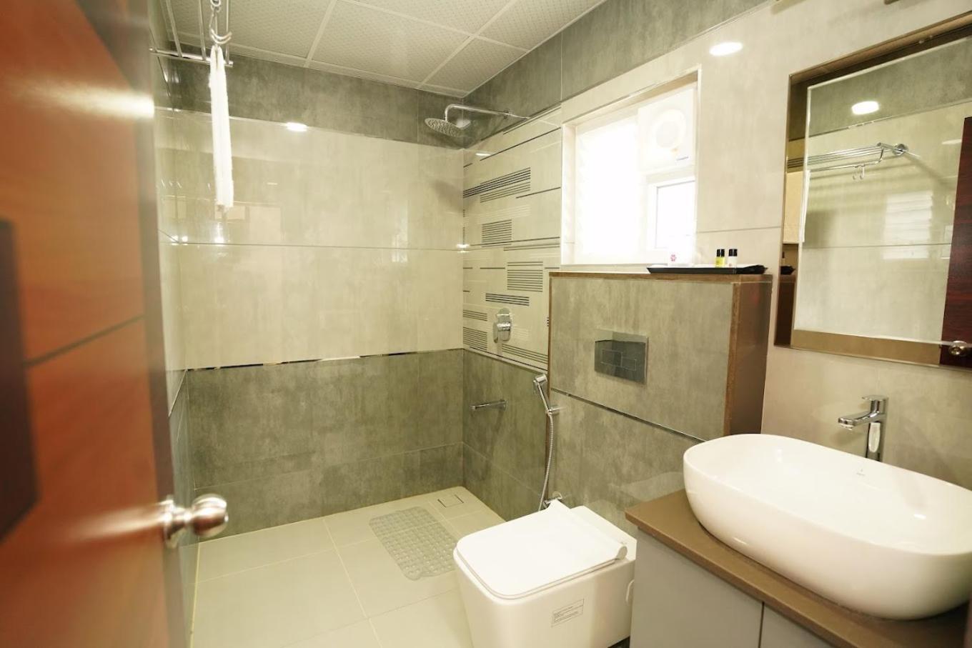 Saavees Residency Hotel Bangalore Ngoại thất bức ảnh