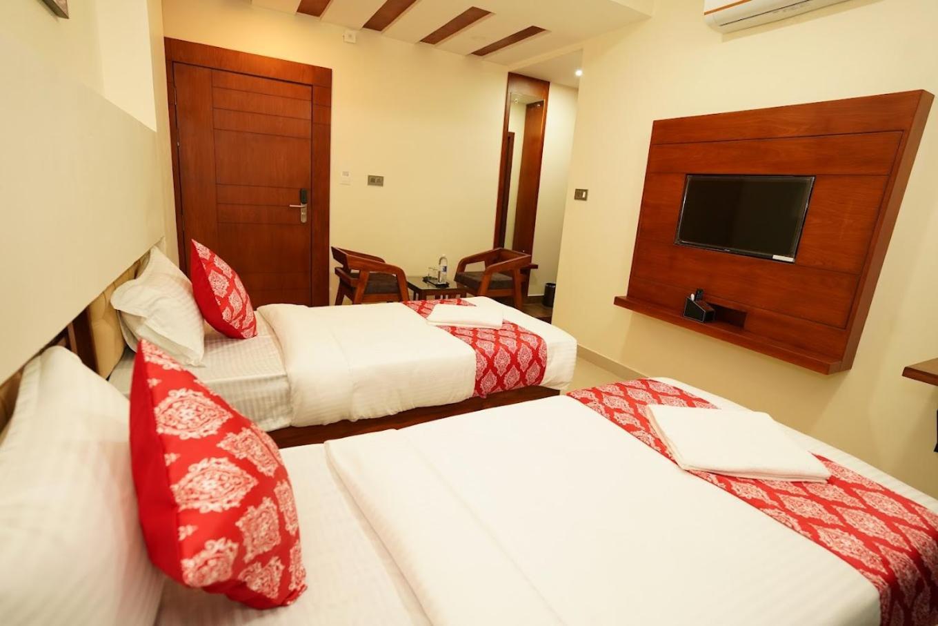 Saavees Residency Hotel Bangalore Ngoại thất bức ảnh